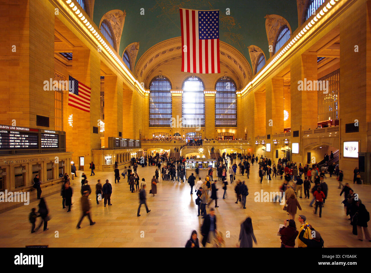 Lobby des Grand Central Station, amerikanische Flagge, New York City, New York, USA, Nordamerika Stockfoto