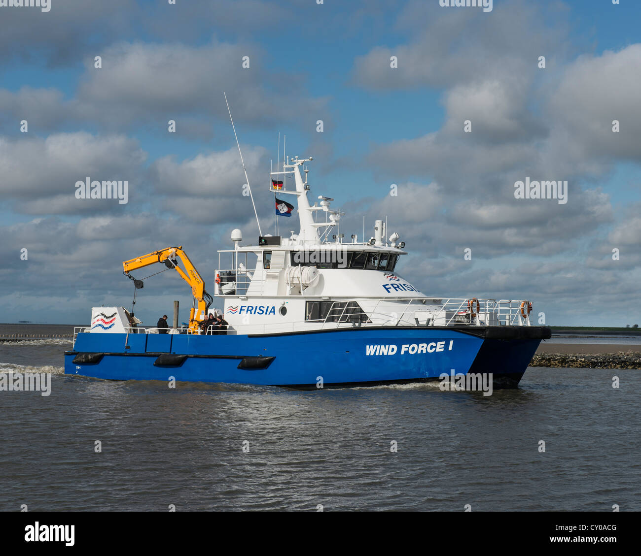 "Wind Kraft ich" Offshore-Katamaran, Transportschiff für Personen und Fracht zu den Offshore-Windpark Bauernhof "Alpha Ventus" Stockfoto