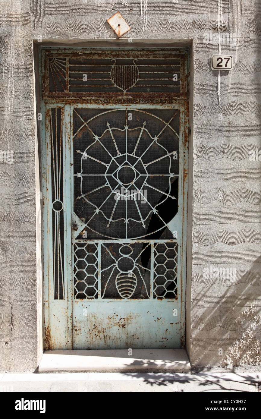 Reich verzierte schmiedeeiserne Tür Rethymnon, Kreta, Griechenland Stockfoto