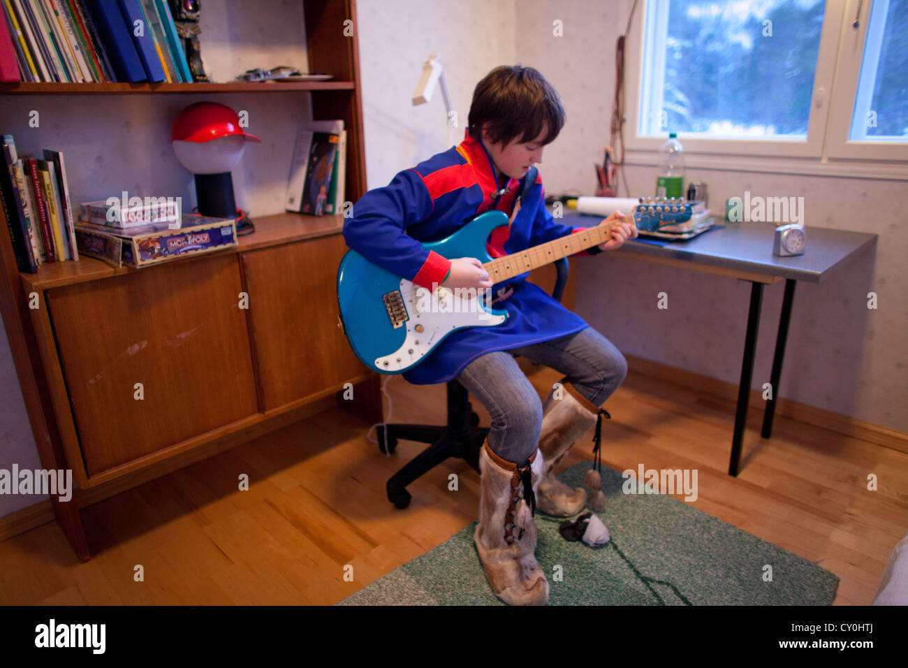 Sami-Kind in der Schule im Norden Finnlands Stockfoto