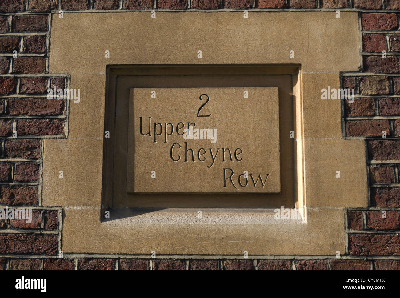 Straße und Hausnummer für Nummer 2 oberen Cheyne Row, Chelsea, London, England, Wand eingelassen Stockfoto