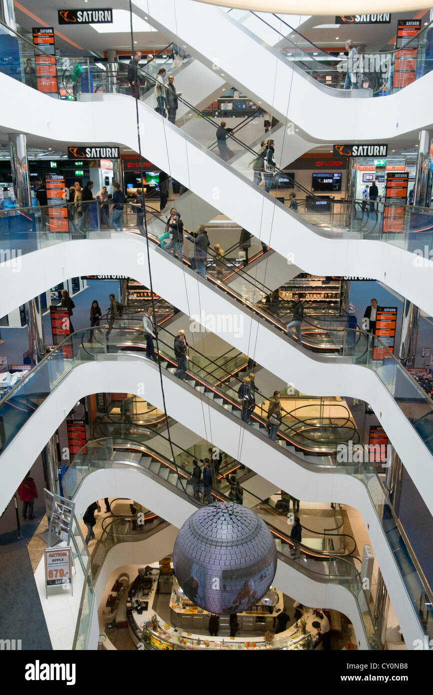 Moderne shopping-Mall auf gehobenen Konigsallee in Düsseldorf Sevens Stockfoto
