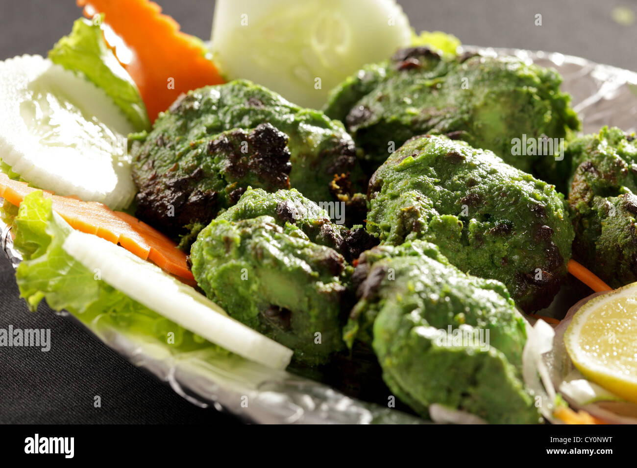 Hariyali Kabab ist ein Punjabi Style Chicken Tikka oder Kabab mit ...