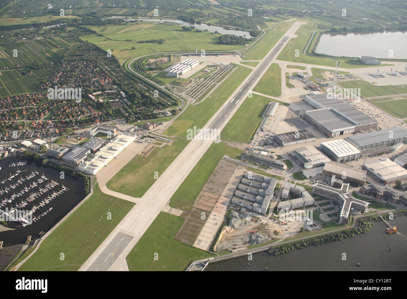 Luftaufnahme des Flughafens Hamburg-Finkenwerder, Hamburg, Deutschland. Stockfoto
