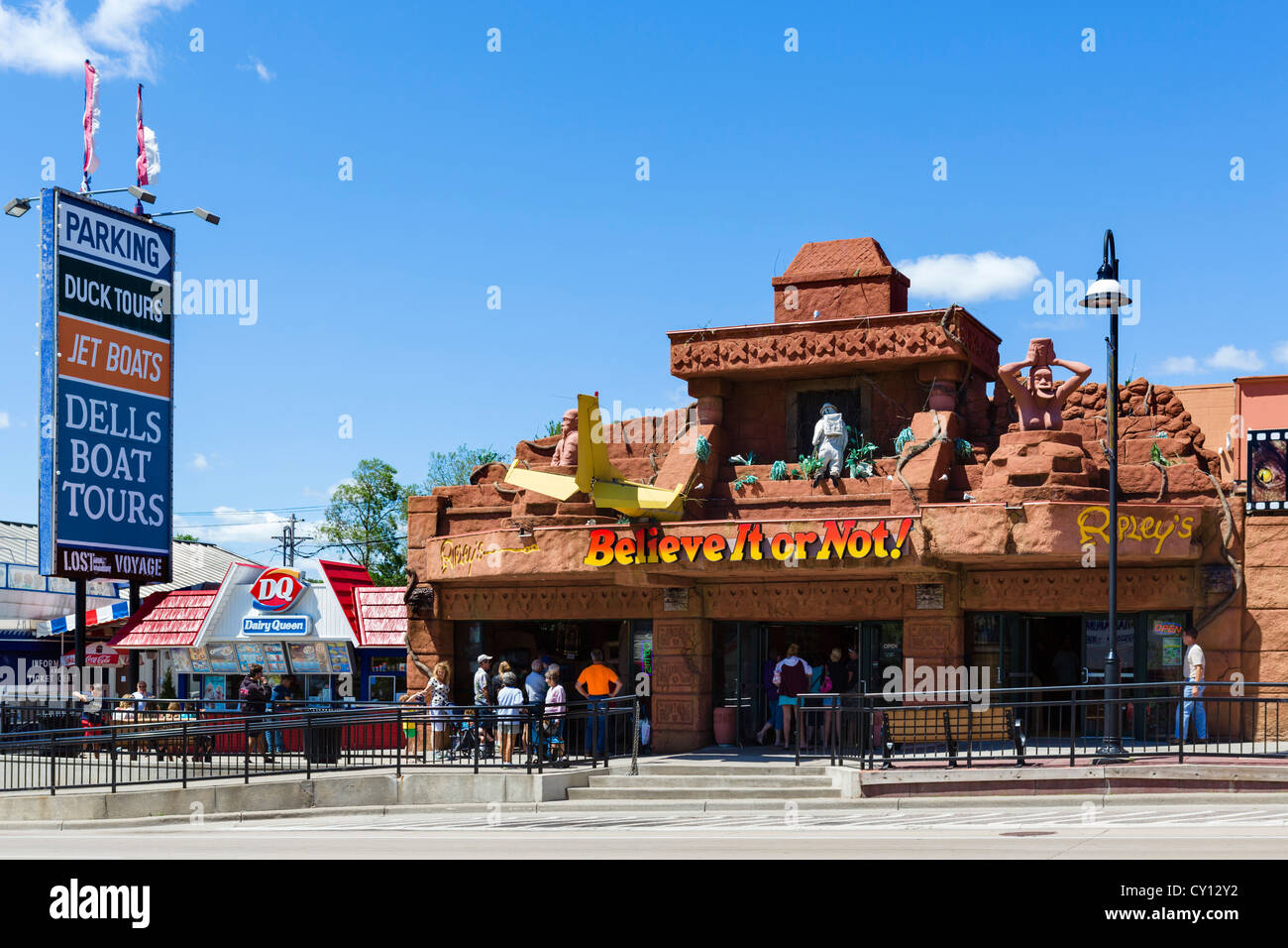 Ripley es Believe It Or Not Attraktion am Broadway (Main Street) in den beliebten Ferienort von Wisconsin Dells, Wisconsin, USA Stockfoto Ripley es Believe It Or Not Attraktion am Broadway (Main Street) in den beliebten Ferienort von Wisconsin Dells, Wisconsin, USA Stockfoto