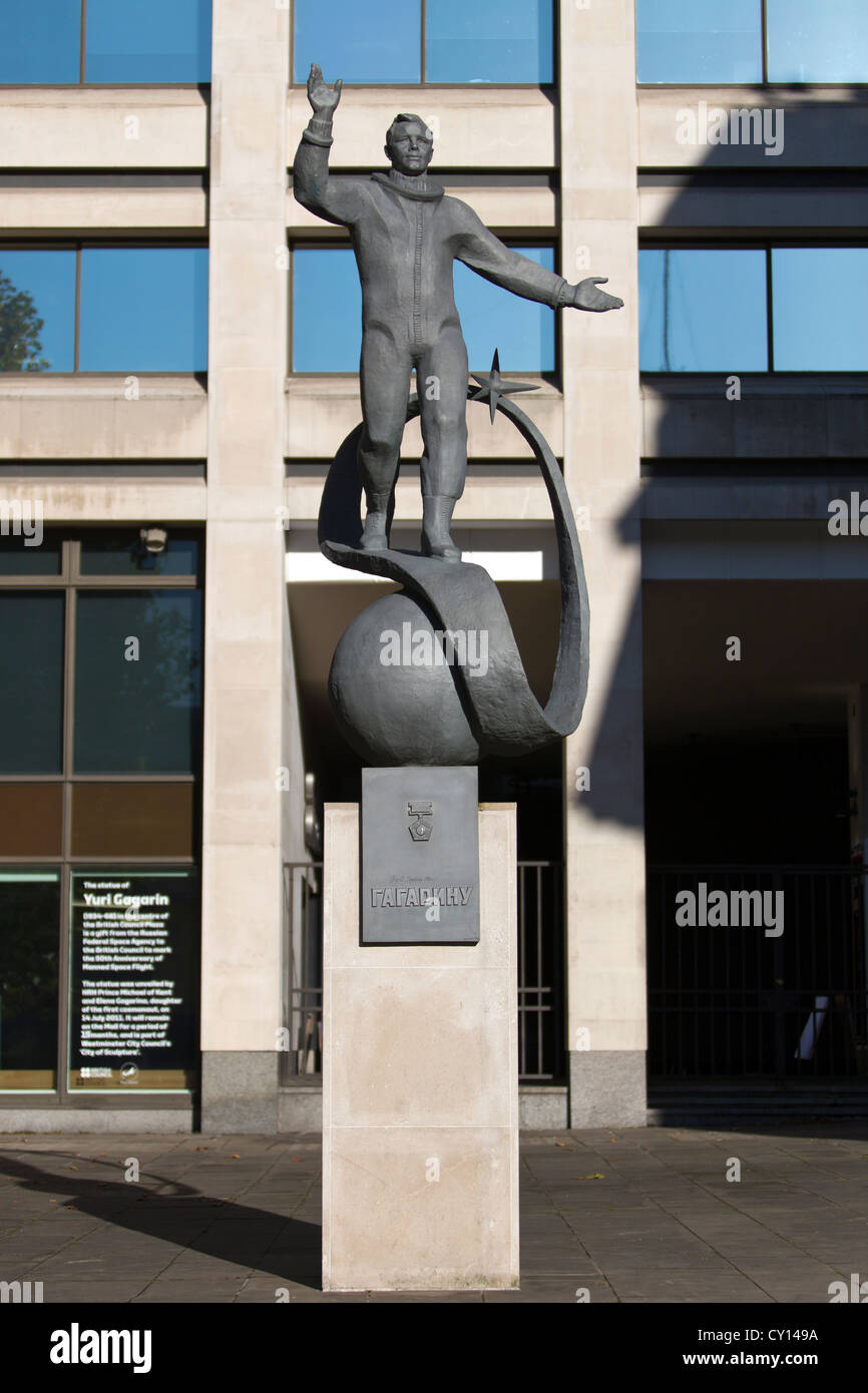 Denkmal für Yuri Alekseyevich Gagarin, Ego in Space, The Mall, London, UK Stockfoto