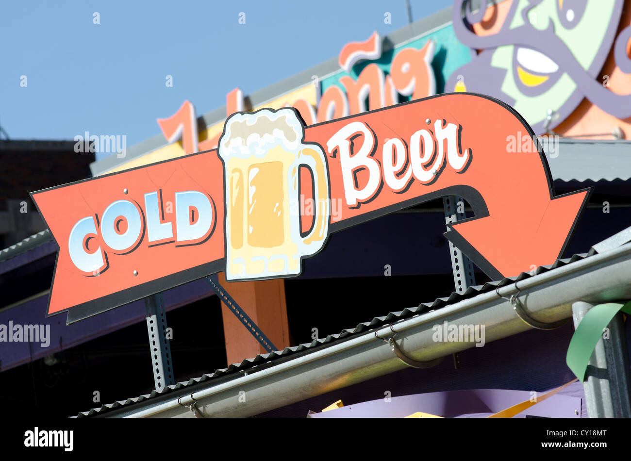 Kaltes Bier Schild USA Stockfoto