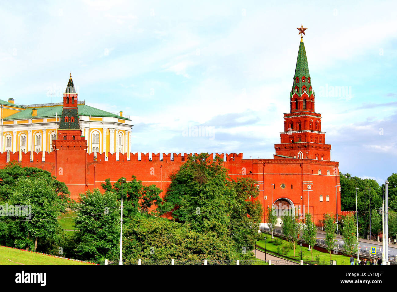 Oruscheinaja und Borovitskaya Türme des Moskauer Kreml, Russland Stockfoto