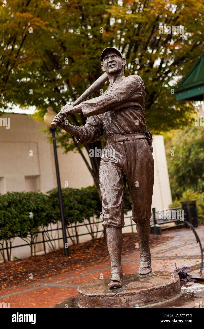 Park und Statue, die berüchtigten amerikanischen Baseball-Spieler Shoeless Joe Jackson in Greenville, South Carolina. Stockfoto