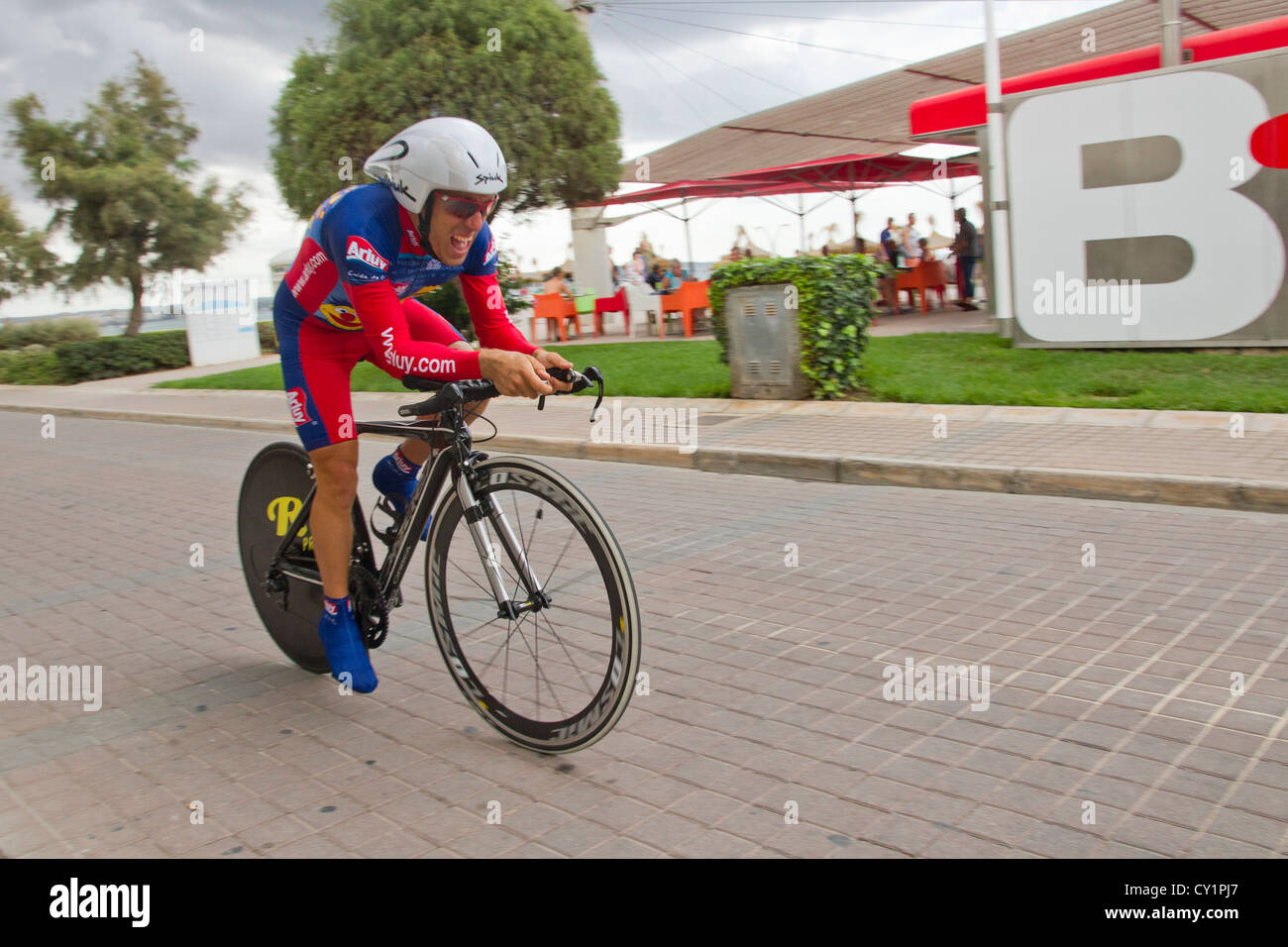 Radfahrer im Rennen Geschwindigkeit unterwegs Time Trial racing Palma De Mallorca-Mallorca-Balearen-Spanien-Europa Stockfoto