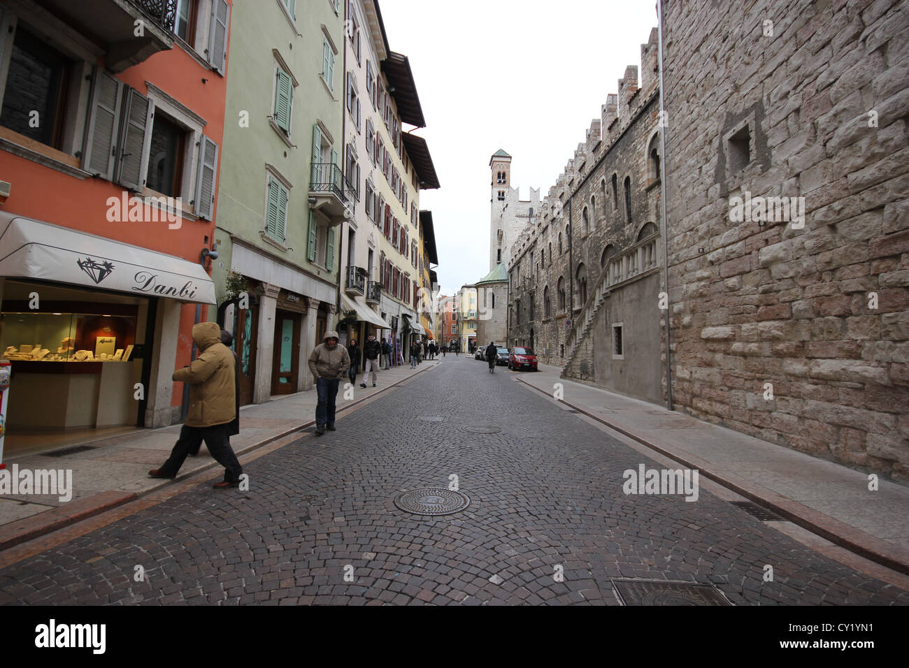einer schönen Straße im Zentrum von Trento mit alten Gebäuden, Trentino, Italien, photoarkive Stockfoto