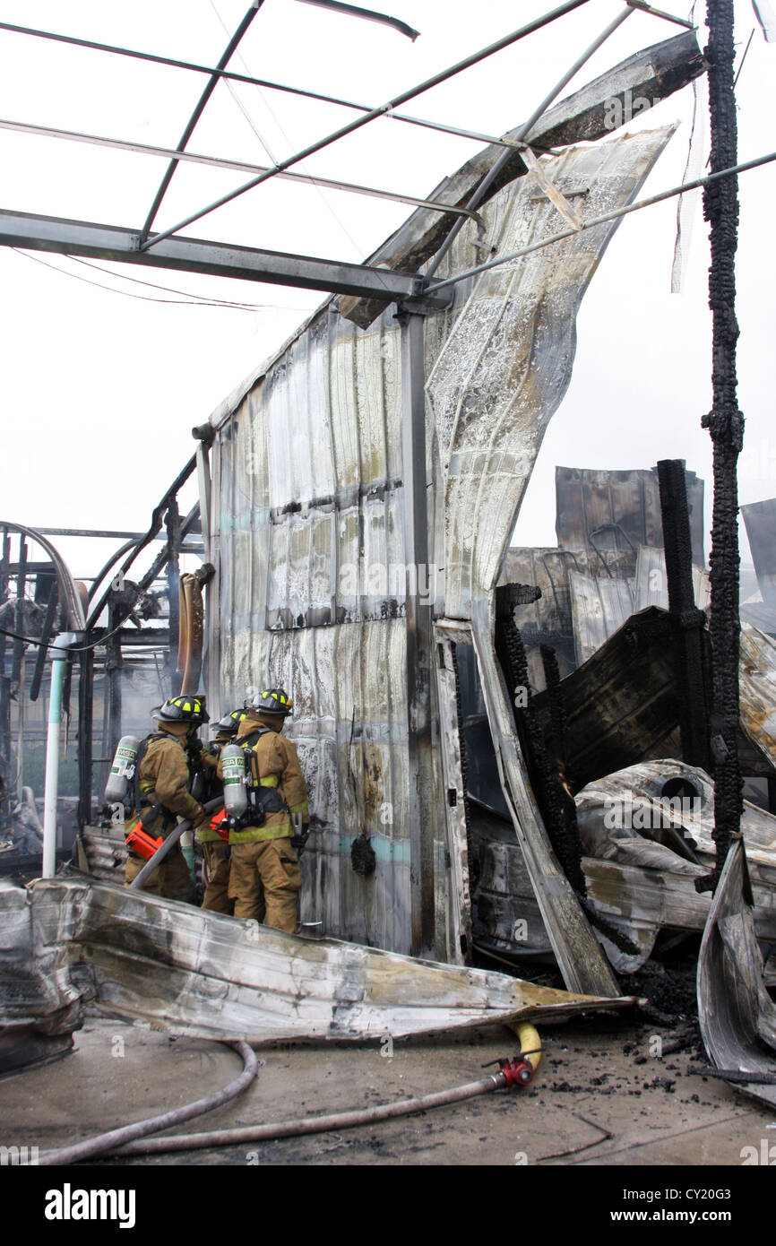 Feuerwehr am Unfallort eine industrielle Feuer Stockfoto