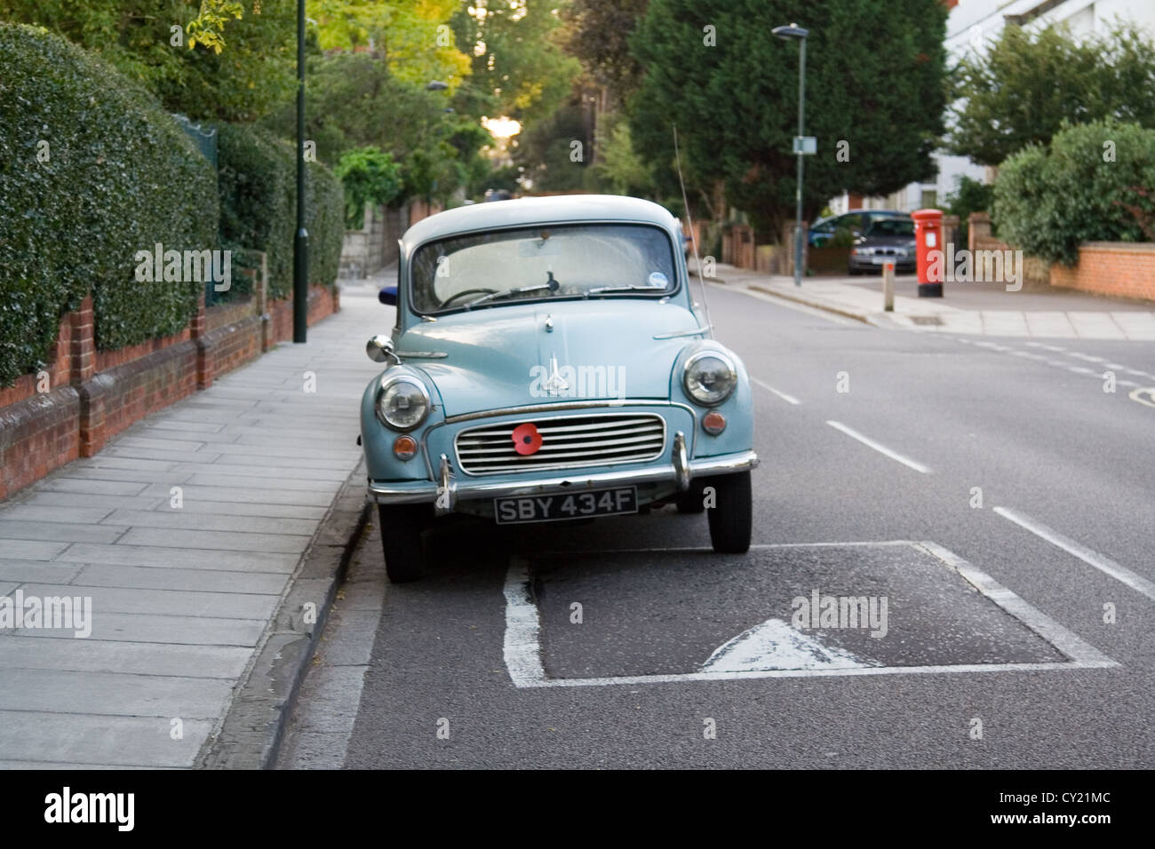 Oldtimer in einer Straße geparkt Stockfoto