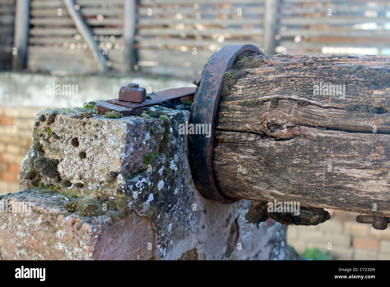 Nun, alte, Stein, Stahl, rock, handgemacht, Mann, Wasser, auf dem Bauernhof, Holz Stockfoto