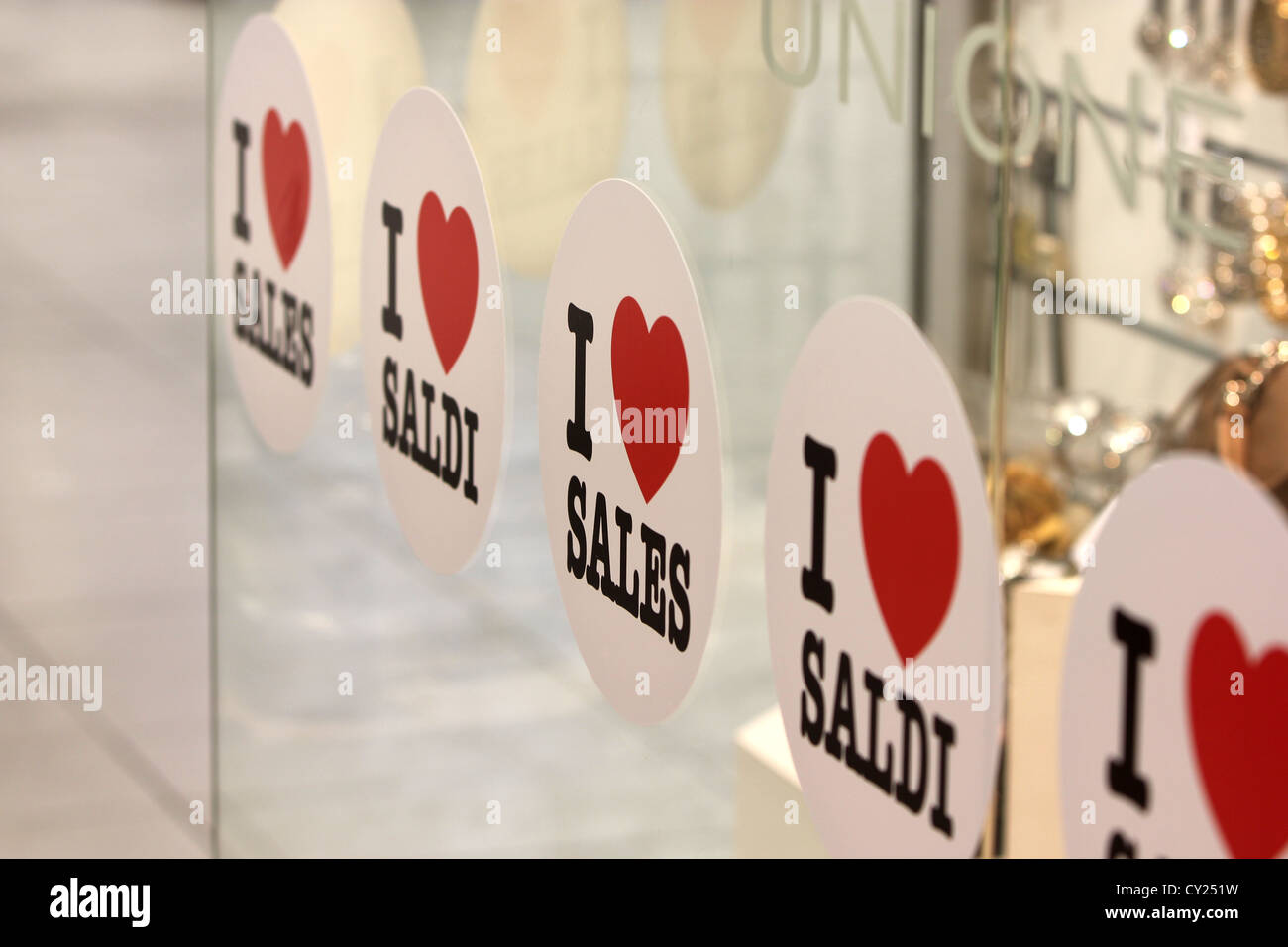 Milan, ich liebe Vertrieb Aufkleber auf einem Fenster Shop, Italien, photoarkive Stockfoto