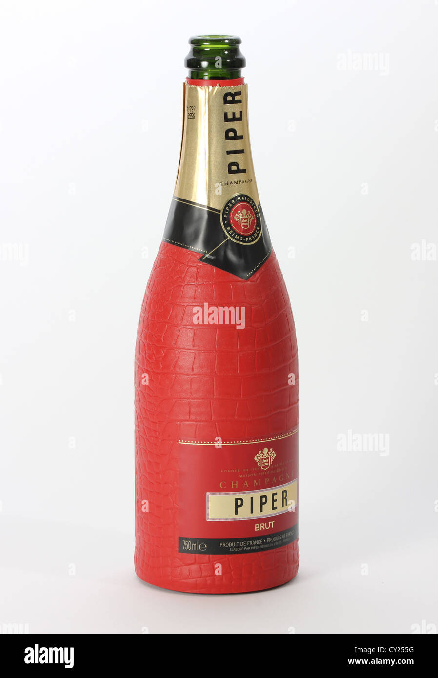 rote Flasche Champagner auf weißem Hintergrund, erschossen Studio, noch -  Lfe, photoarkive Stockfotografie - Alamy