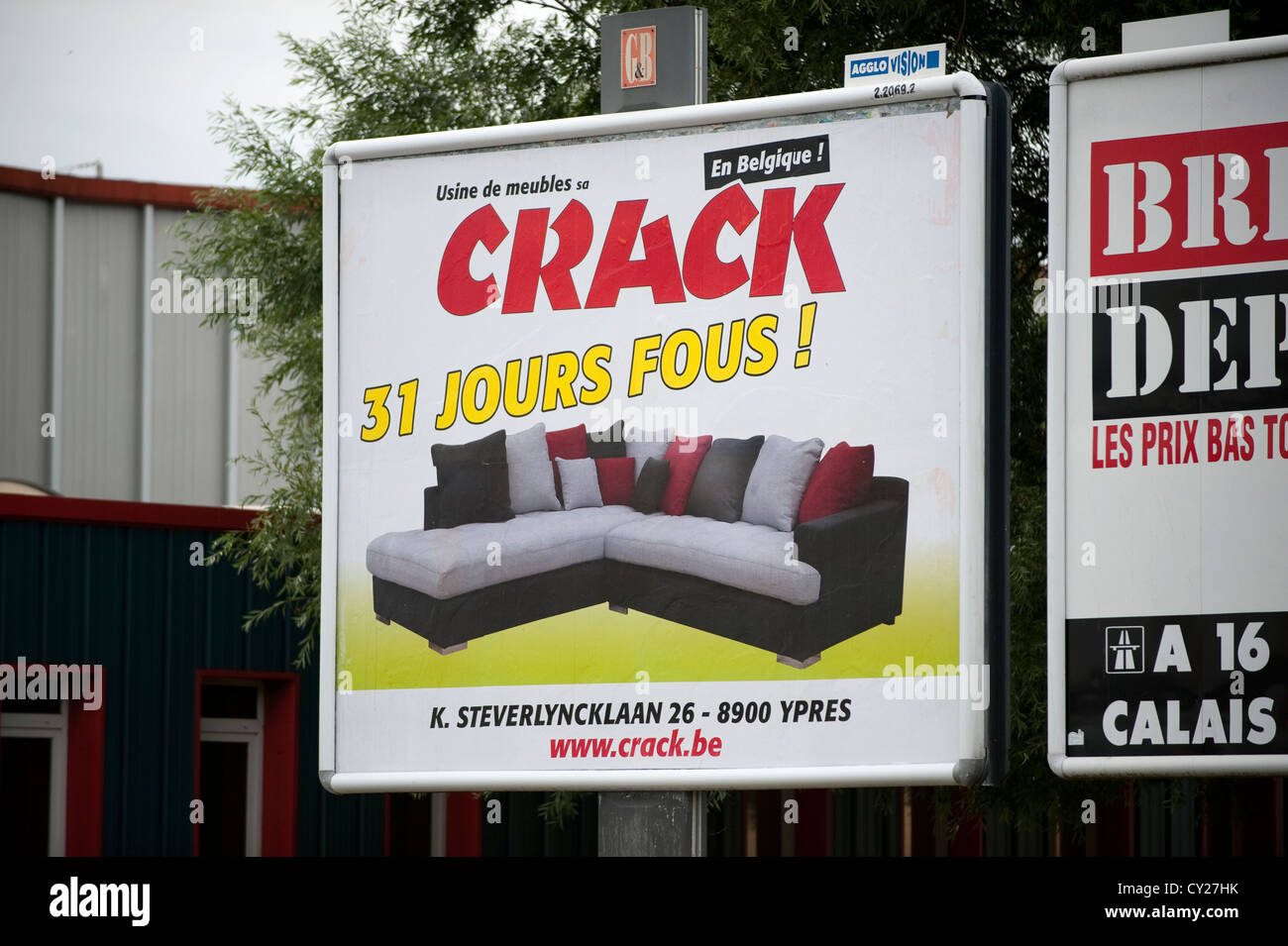 Sofa Couch Plakat Poster Anzeige Boulogne Frankreich Europa zu knacken  Stockfotografie - Alamy