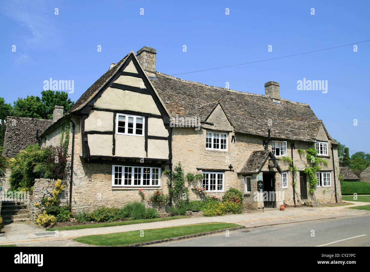 Die alten Swan Inn Minster Lovell Oxfordshire England UK Stockfoto