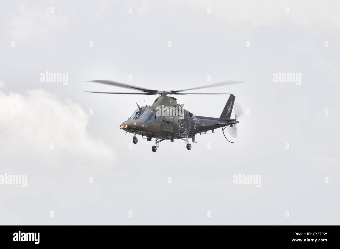 Augusta A109 Hubschrauber H-24 der Belgien Air Komponente basiert auf Beauvechain Air Force base zeigt auf dem 2012-RIAT Stockfoto