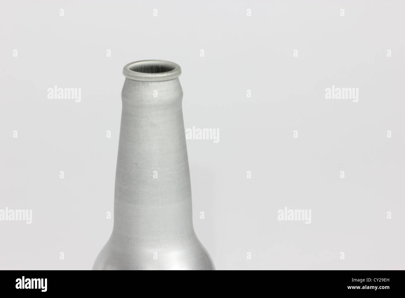 Aluminium-Flasche gegen einen weißen Hintergrund, Studio gedreht, photoarkive Stockfoto
