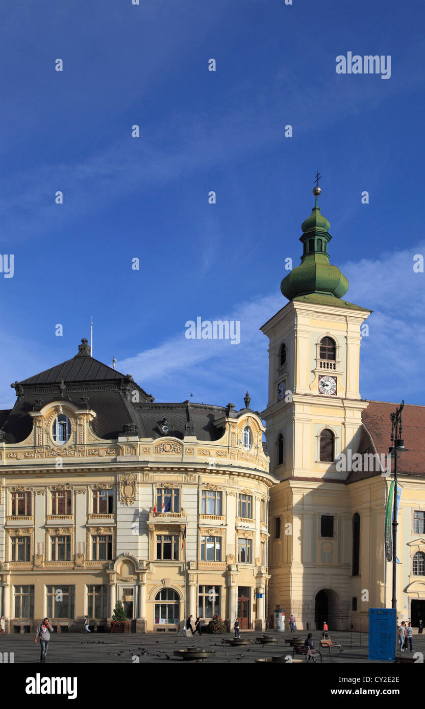 Rumänien, Sibiu, Piata Mare, Rathaus, Kirche der Heiligen Dreifaltigkeit, Stockfoto
