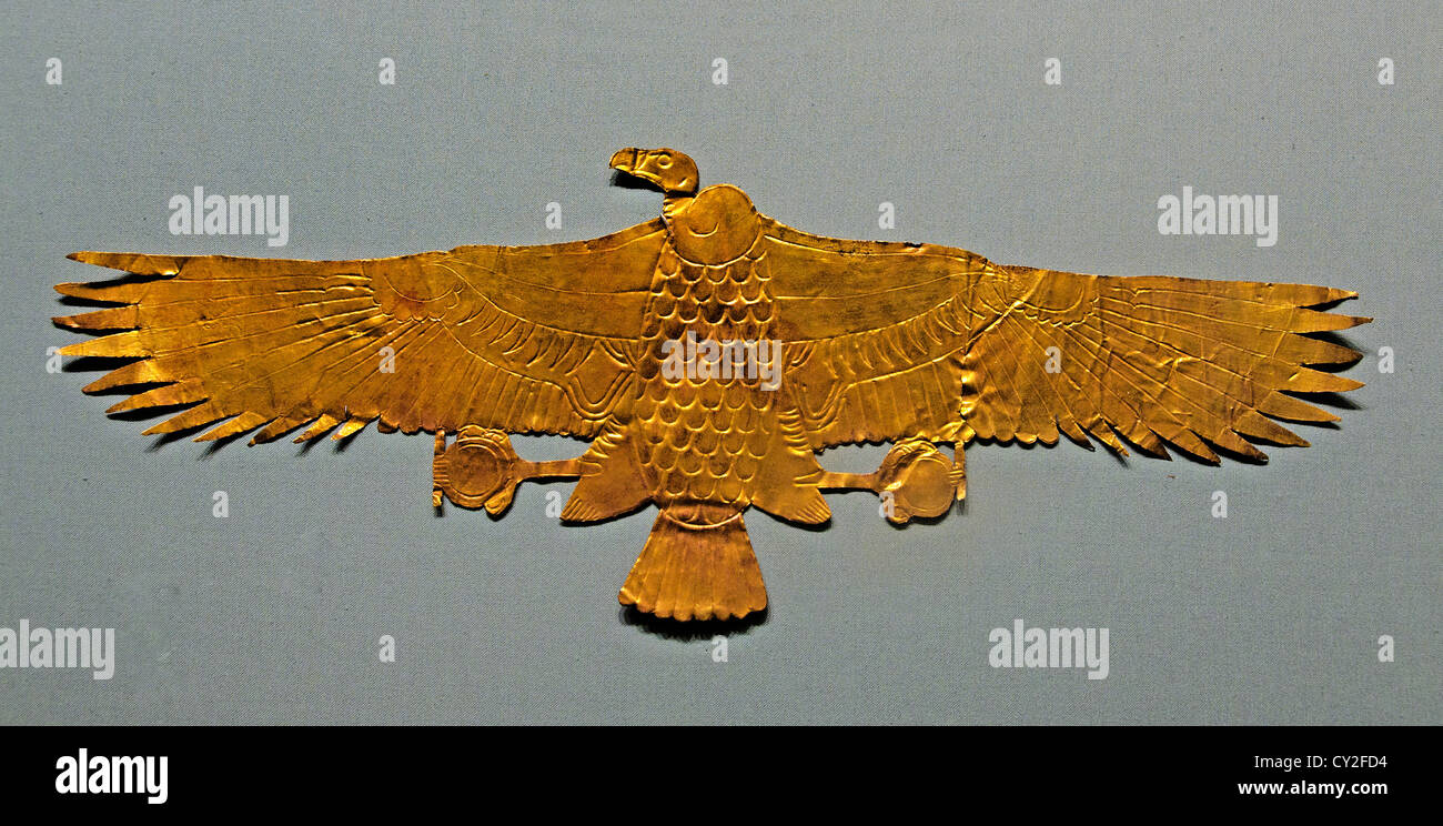 Gold Geier Brust Theben Dynastie 18 1479 – 1425 v. Chr. Theben Wadi Gabbanat el-Qurud Grab 3 ausländische Ehefrauen Thutmosis III Ägypten Stockfoto
