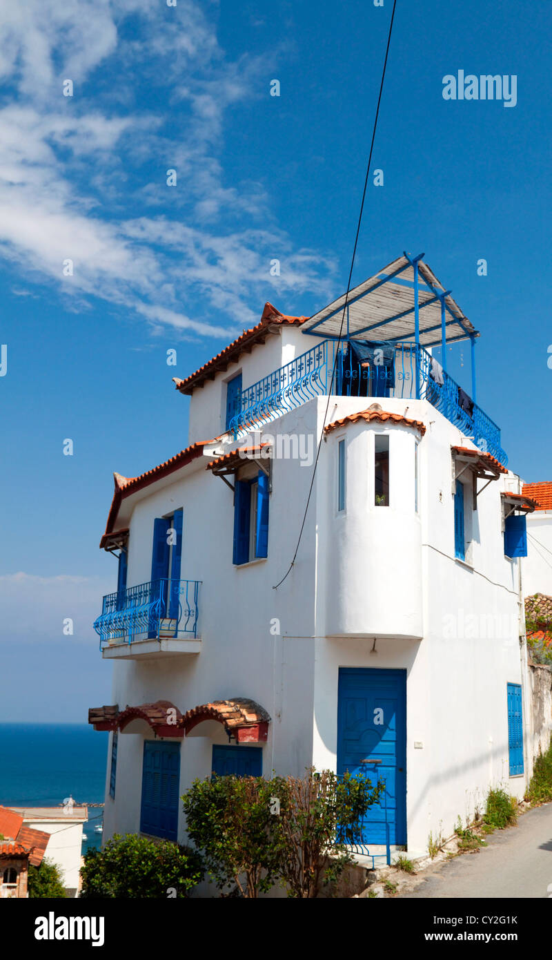 Traditionelle griechische Haus befindet sich in Koroni Dorf Stockfoto