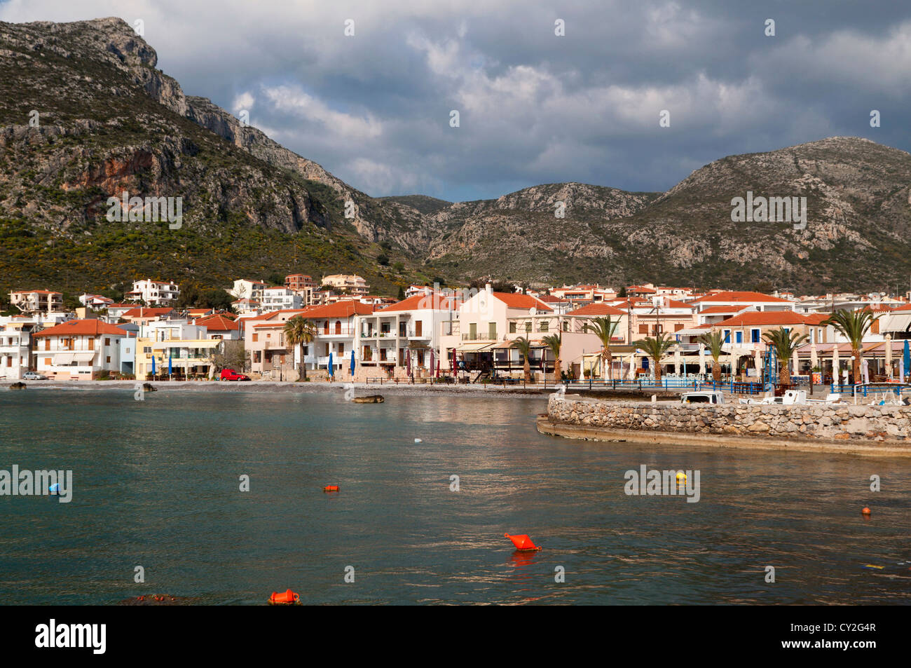 Das traditionelle Dorf und die Bucht von Monemvasia in Griechenland Stockfoto