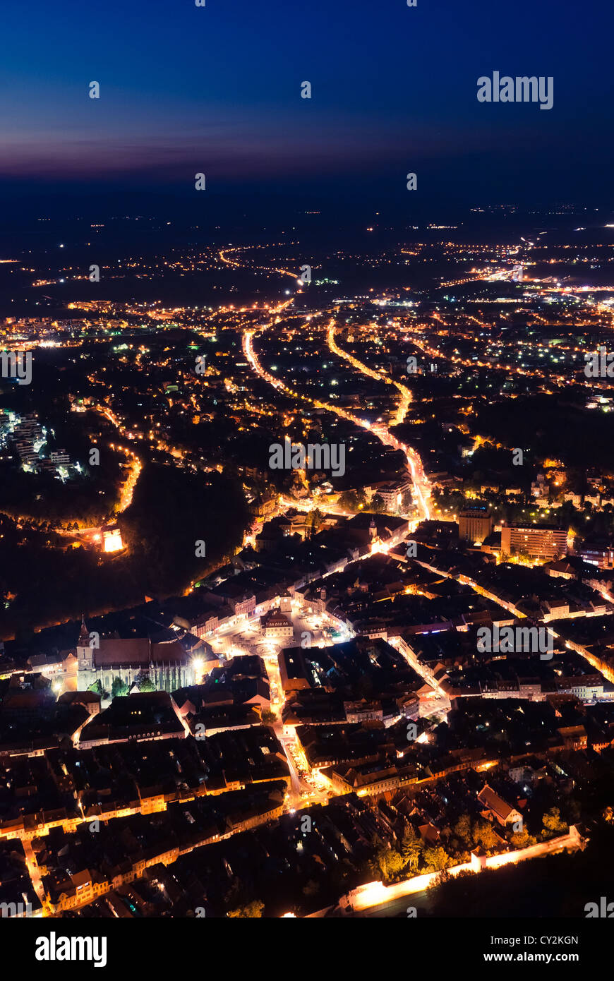 Nachtansicht von Kronstadt/Brasov Stockfoto