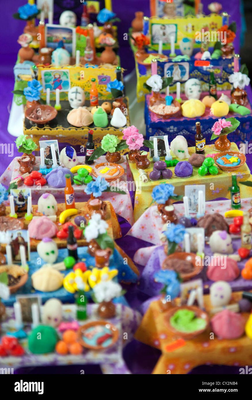 Ofrendas, gezuckertem süßes Altar Angebote zu feiern Tag der Toten, auf Jamaika Markt in Mexiko-Stadt DF Stockfoto