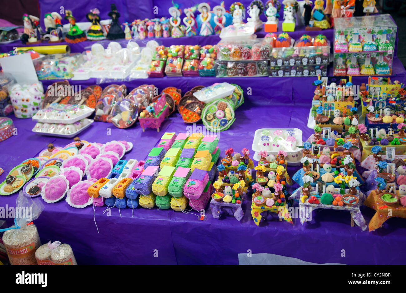 Ofrendas, gezuckertem süßes Altar Angebote zu Clebrate Tag der Toten, auf Jamaika Markt Stockfoto