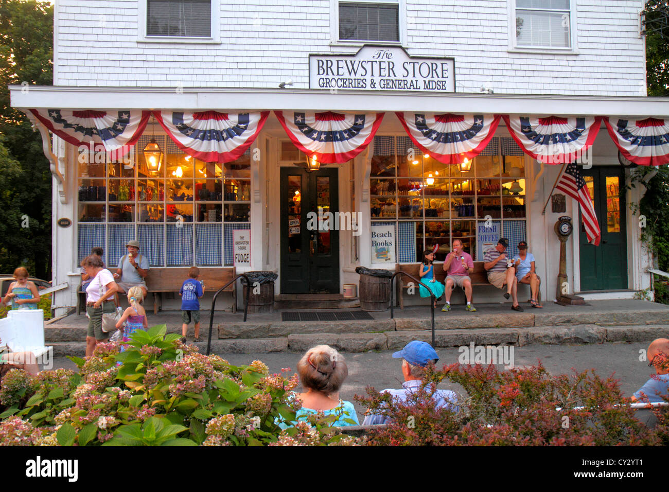 Cape Cod Massachusetts, New England, Brewster, The Brewster Store, Lebensmittel, allgemeine Waren, Familien, Eltern Eltern, Kinder, e Stockfoto