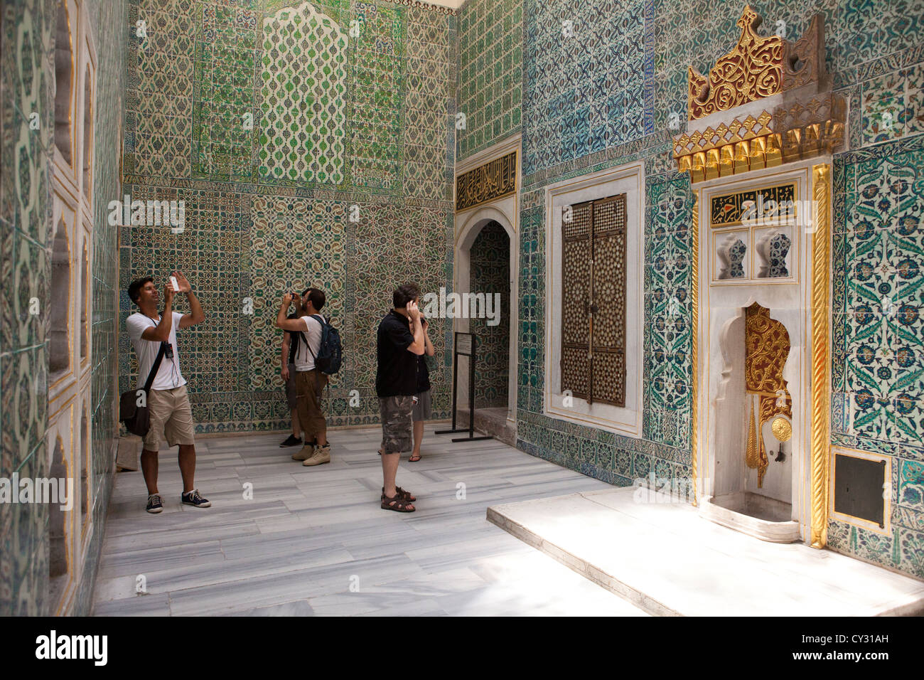Touristen auf dem Topkapi Palast, Istanbul Stockfoto