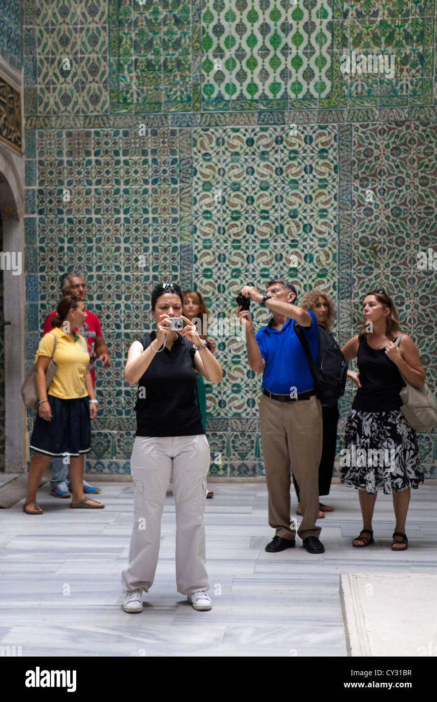 Touristen auf dem Topkapi Palast, Istanbul Stockfoto