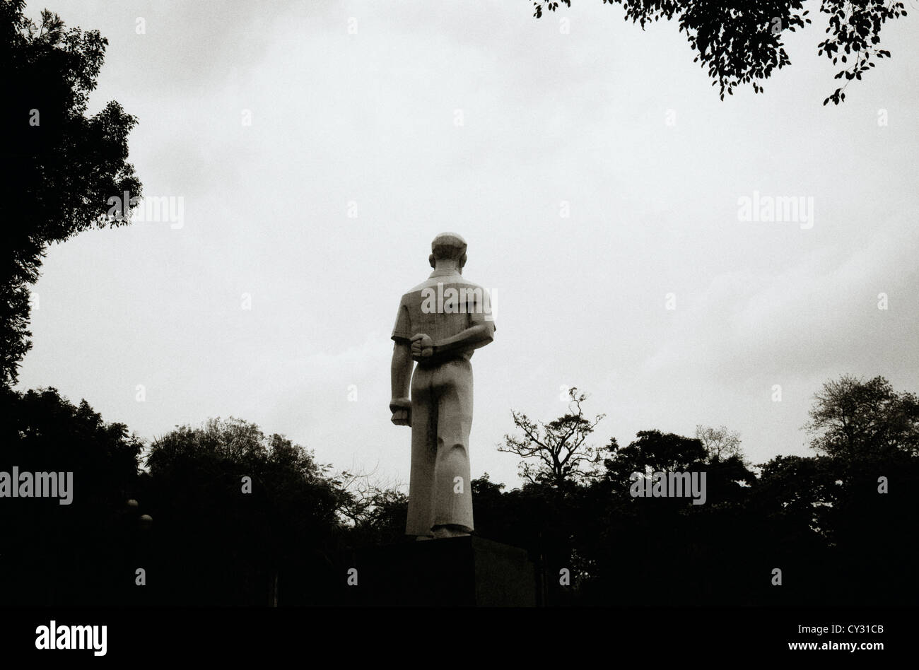 Ly Tu Trong Statue in Hanoi in Vietnam in Fernost Südostasien. Märtyrer Held Geschichte Historisches Symbol Iconic Kultur Himmel ethereal Serenity Kunst Reisen Stockfoto