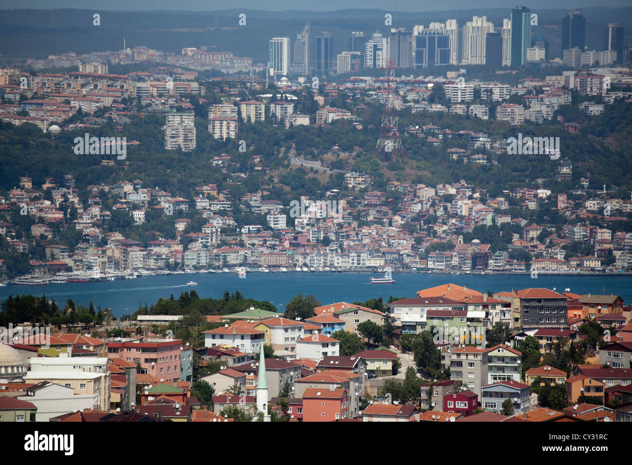 Blick von der östlichen Seite von Istanbul am Bosporus Stockfoto