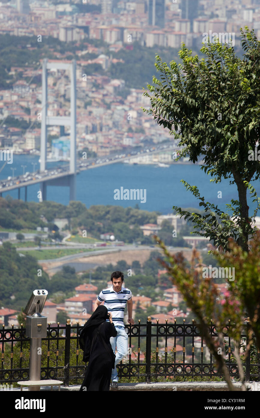 Blick von der östlichen Seite von Istanbul über den Bosporus-Brücke Stockfoto
