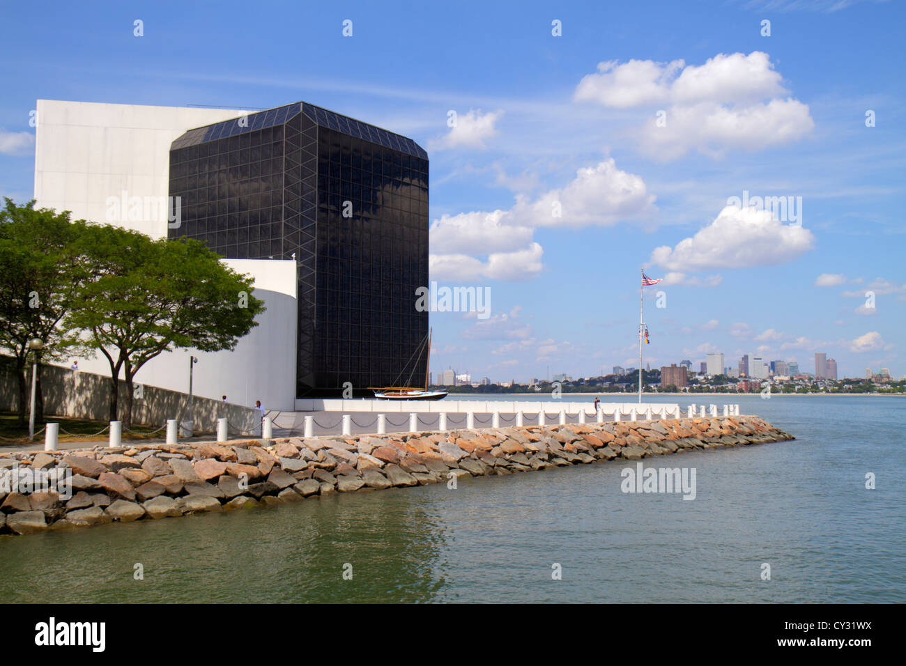 Boston Massachusetts, South Boston, JFK, John F. Kennedy Presidential Library & Museum, Ausstellungsausstellung Sammlungsglasspavillon, Außenansicht, Außenansicht Stockfoto