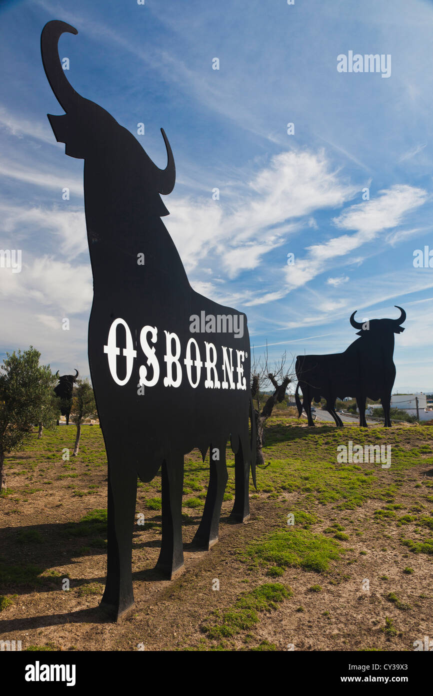 Spanien, Andalusien, Provinz Cadiz, Sherry-Dreieck, El Puerto De Santa Maria, berühmte Symbole von der Bodegas Osborne Stier Stockfoto