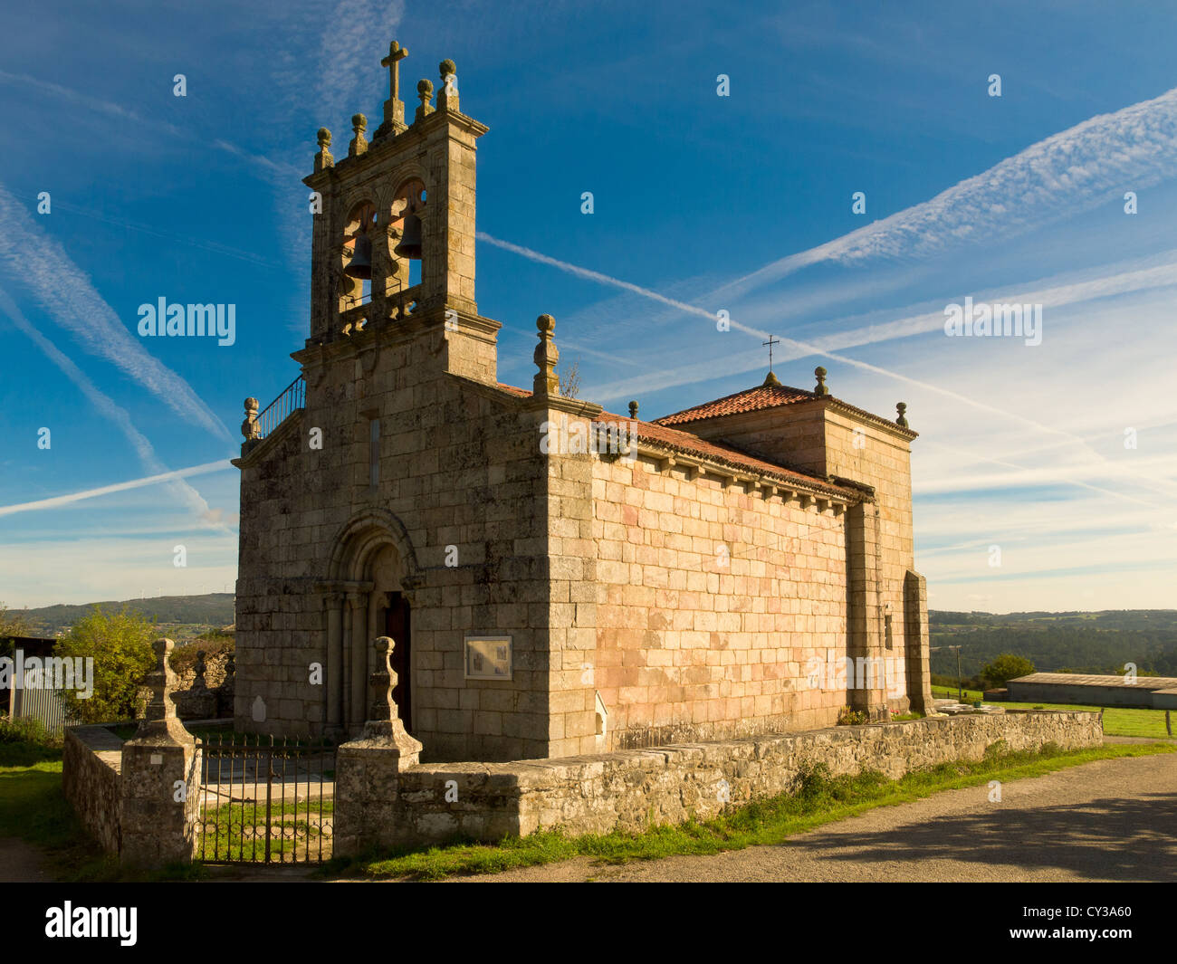 Romanische Landkirche von Santiago de Taboada in Silleda Weise Saint James Stockfoto