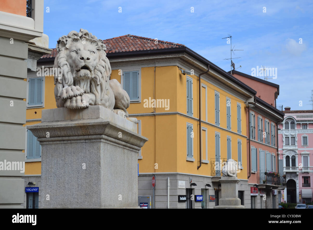 Löwenstatue, Monza Stadt Zentrum, Nord-Italien, Europa. Stockfoto