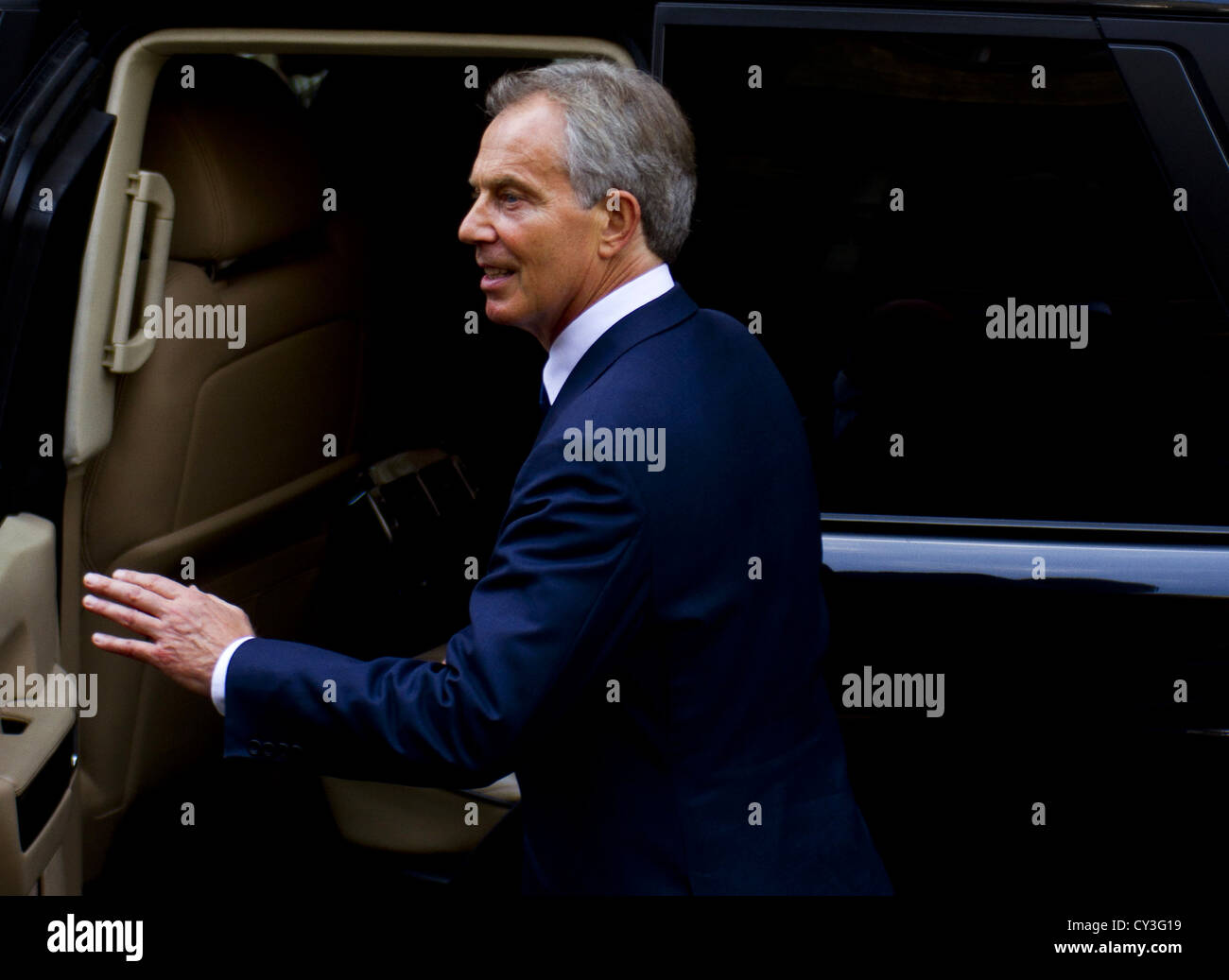 London, UK. 28. Mai 2012. (Im Bild) Der ehemalige Premierminister Tony Blair verlässt die Leveson-Untersuchung. Stockfoto