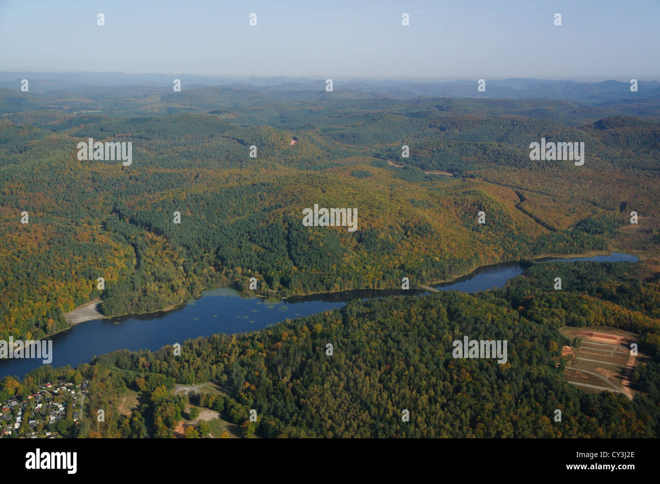 Haspelschiedt See in natürlichen regionalen Park der nördlichen Vogesen in der Nähe der Grenze zu Deutschland, Moselle, Lothringen, Frankreich Stockfoto