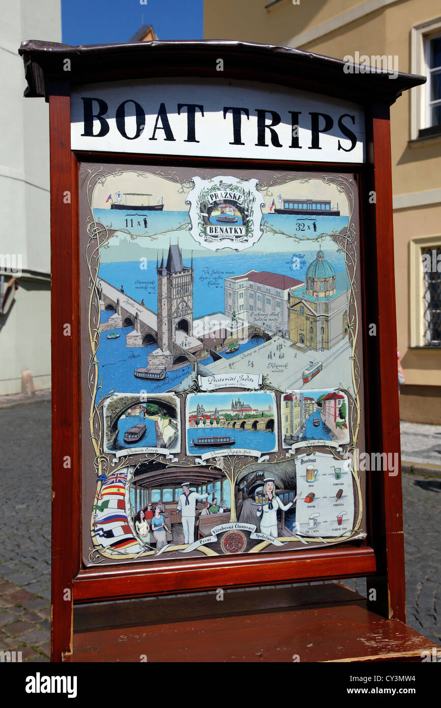 Touristischen Bootsausflüge und Touren zu unterzeichnen in Prag, Tschechische Republik Stockfoto