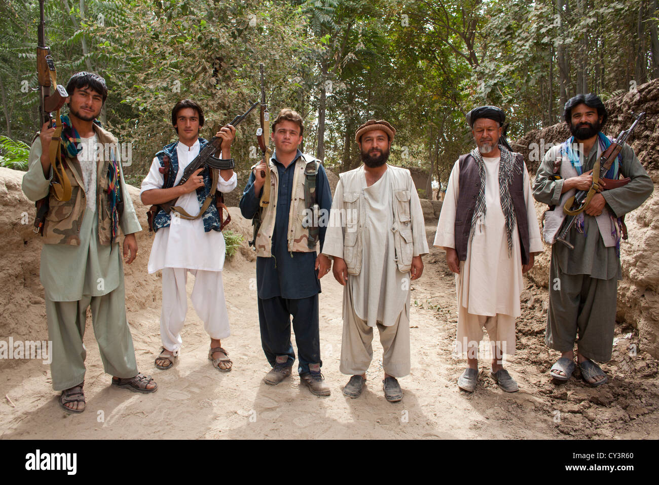 Schätzungsweise 10.000 Arbaki fighters(warlords) in Kundus. Stockfoto