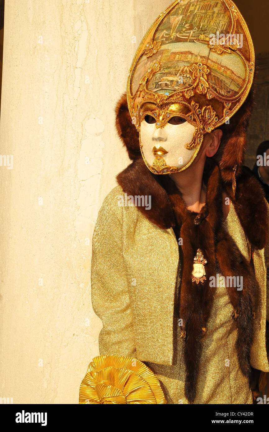 Maske Träger, Karneval in Venedig, Italien. Stockfoto