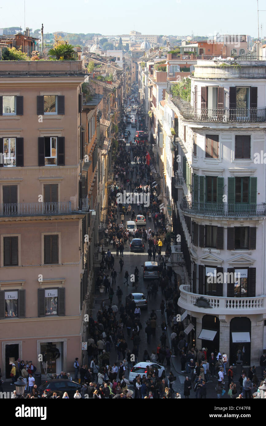 Eine erstaunliche Ansicht der Via Condotti vom Trintà dei Monti, Roma, Rom, Touristen, überfüllten Straße, Italien, Reisen, photoarkive Stockfoto