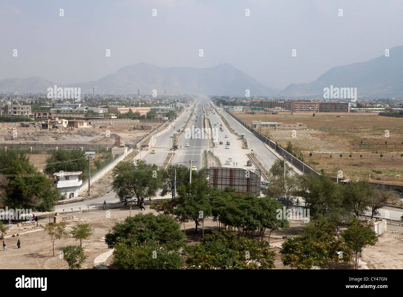 Hauptstraße in Kabul, führt zu der Darul-Aman-Palast Stockfoto