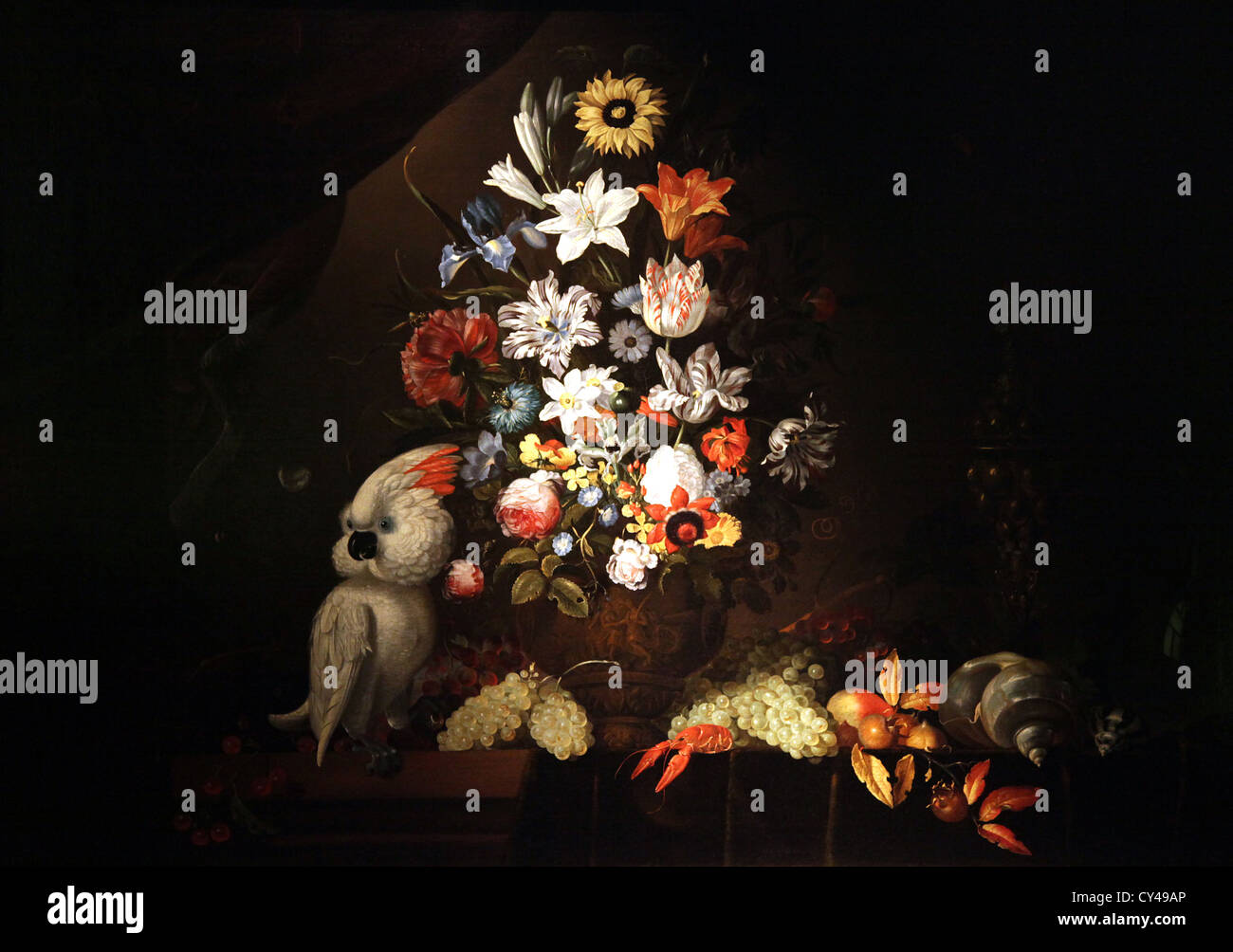 Stillleben mit einer Vase mit Blumen, gemalt 1688 vom niederländischen Golden Age Künstler Jan Mortel. Eine detaillierte Komposition mit Rosen, Tulpen usw. Stockfoto