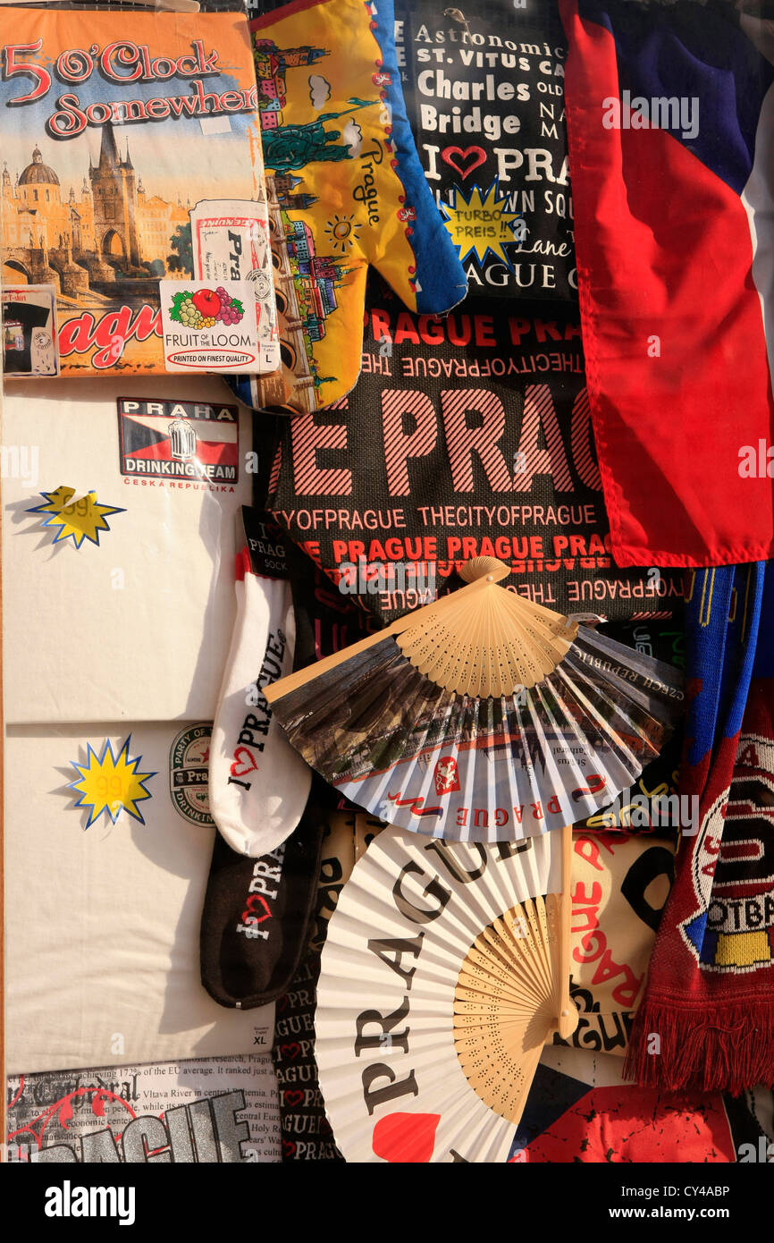 Touristische Souvenirs in Prag Stockfoto